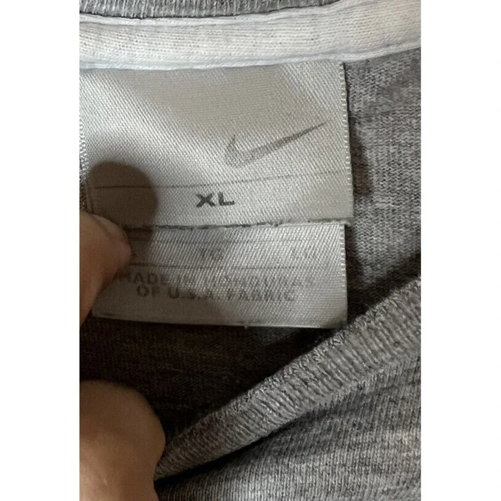 Vtg Nike Mens XL Solid Grey T-Shirt w/ White Embroidered Swoosh READ